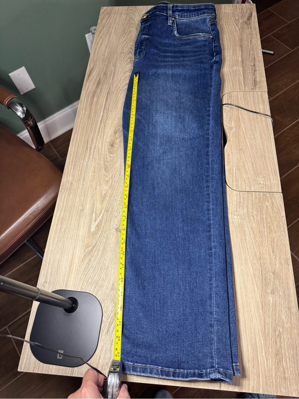 Kut from the Kloth Women’s Straight Leg Jeans in Dark Blue Wash